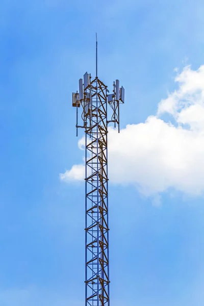 High Pole Used Sending Telephone Signals — Stock Photo, Image