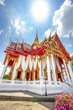 Wat Thewarat Kunchorn Worawihan, Bangkok 'un Dusit bölgesinde yer alan bir kraliyet tapınağıdır.