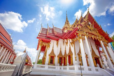 Wat Thewarat Kunchorn Worawihan, Bangkok 'un Dusit bölgesinde yer alan bir kraliyet tapınağıdır.
