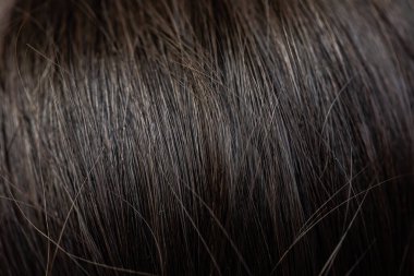 Yaşlı kadınların gri saçları