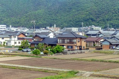 Shishiu, Shijapan, köyün köyü.