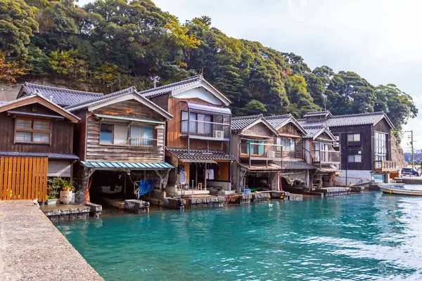 Şehrin en ünlü yapısına sahip güzel bir mimarisi var.