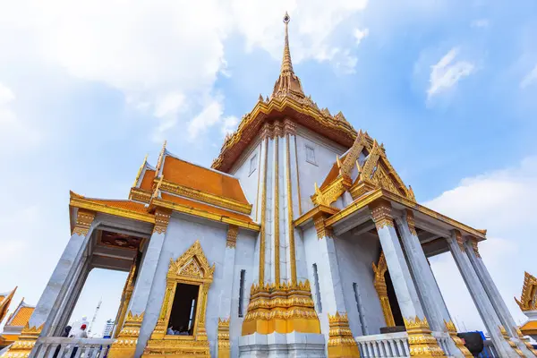 stock image Wat Traimit Wittayaram Worawihan It is a Theravada Buddhist temple. In Samphanthawong District, Yaowarat District, Bangkok