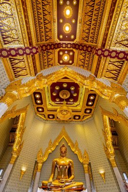 Wat Traimit Wittayaram Worawihan It is a Theravada Buddhist temple. In Samphanthawong District, Yaowarat District, Bangkok clipart