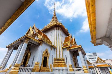 Wat Traimit Wittayaram Worawihan It is a Theravada Buddhist temple. In Samphanthawong District, Yaowarat District, Bangkok clipart