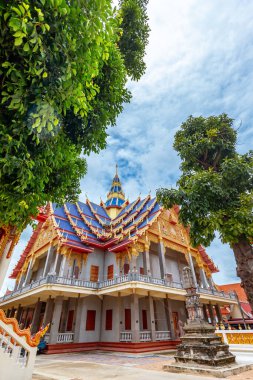 Nakhon Chai Si, Nakhon Pathom 'daki Tha Chin nehrinin kıyısında 100 yıldan eski bir tapınak.