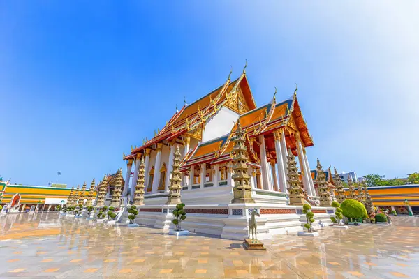 Wat phra tapınağı Doi suthep Tayland 'ın Chiang Mai şehrinde ünlü bir simgedir..