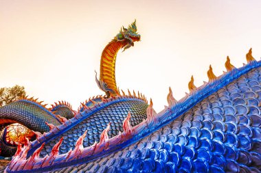 ejderha heykeli tapınakta