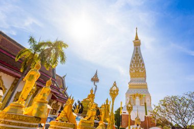 Doi Suthep, Tayland 'ın Chiang Mai şehrinde bir turizm merkezidir.