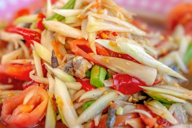 Ensalada de papaya tailandés con cangrejo
