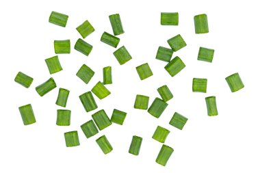 Beyaz arkaplanda izole edilmiş bir kalemle yeşil kağıt notlar