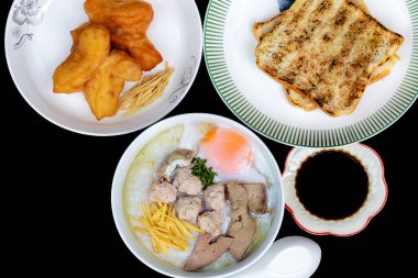 Japon mutfağı. Bulaşıkların seti..