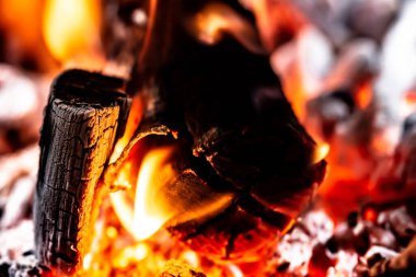 Şöminede ateş, yakın - yakın -