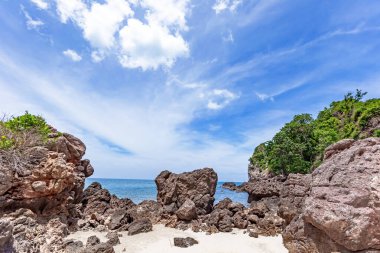 Güzel tropikal plajlar Deniz ve mavi gökyüzü