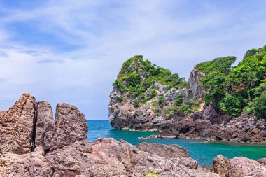 Fi, Tayland adasının uçurumundan güzel bir manzara.