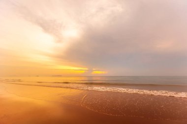 Denizde gün batımı