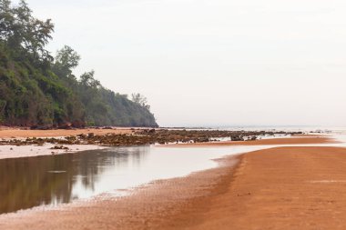 Akşam ışığında güzel bir sahil