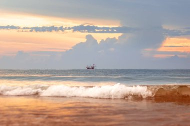 Denizde gün batımı