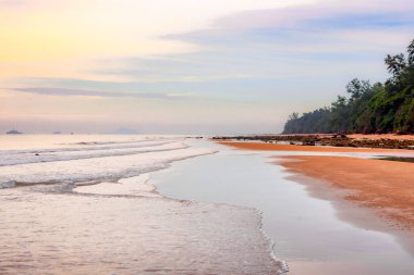 Okyanusun üzerinde gün batımı