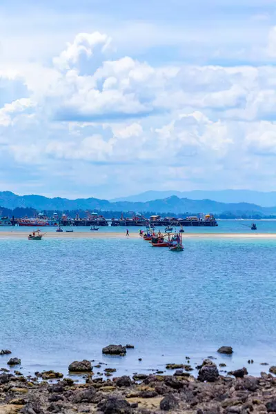 Deniz manzarası çok güzel. Doğa