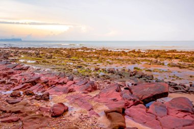 Sahilde gün batımı
