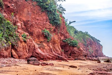 Deniz kıyısının güzel manzarası
