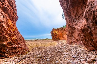 Deniz kıyısının güzel manzarası