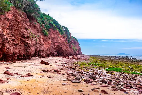 Deniz kıyısının güzel manzarası