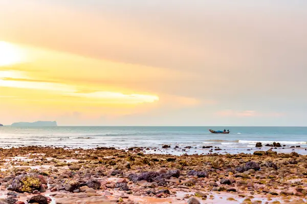 Sahilde güzel gün batımı