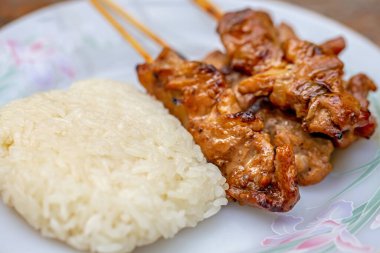 ızgara tavuk pilav ile