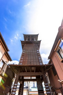 Tiflis şehrinde ahşap evler. seyahat