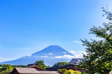 Japonya 'da sonbahar mevsiminde Fuji Dağı ve Dağ manzarası