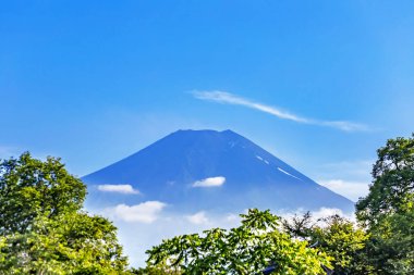 Mavi gökyüzü ile Fuji Dağı, Chianashi, Japonya