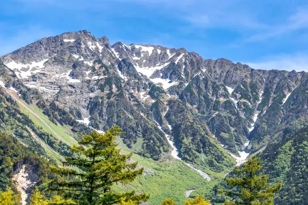 Dağların güzel manzarası