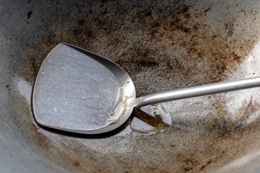 Fırında spatula ile pişirme tavası..