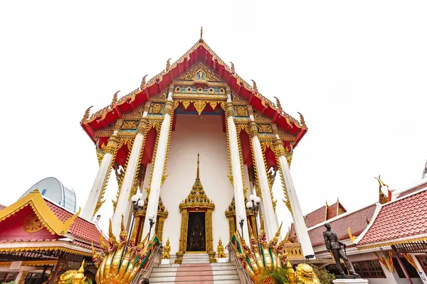 Bangkok 'taki ne ratchaturi tapınağı