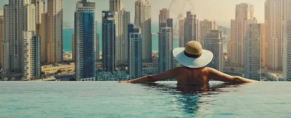 Woman Enjoying Dubai Marina Skyline Luxury Hotel Infinity Pool Banner — Stock Fotó