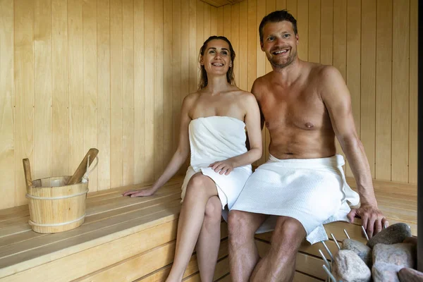 Young Happy Couple Relaxing Sauna Romantic Spa Getaway Copy Space — Stock Photo, Image