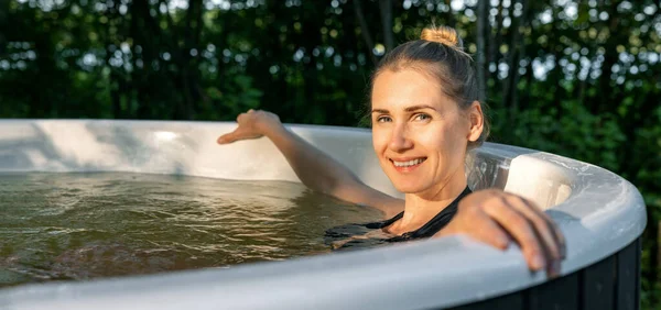 Smiling Young Woman Enjoying Outdoor Hot Tub Forest Looking Camera — Stock Photo, Image