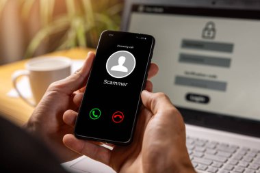 phishing - Dolandırıcıdan gelen arama ile el ele tutuşma