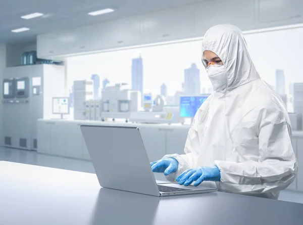 Worker Engineer Wears Protective Suit White Coverall Suit Work Semiconductor — Stok fotoğraf
