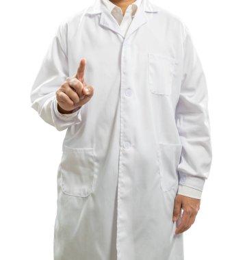 Doktor beyaz önlük giyip beyaz arka planda parmak izi bırakıyor.