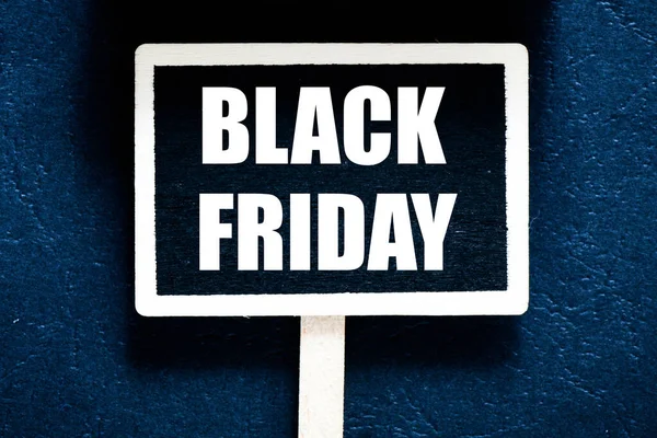 Fekete Friday Szavakat Egy Kis Tábla Fekete Háttér — Stock Fotó