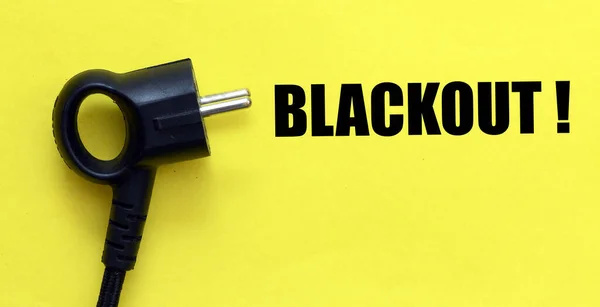 Het Woord Blackout Een Gele Achtergrond — Stockfoto