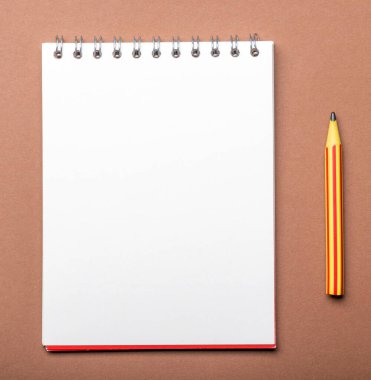 Ofis Masaları üzerinde boş not defteri