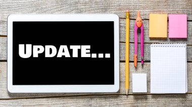 Tablet ekranında UPdate kelimesi.