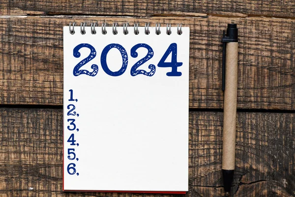 2024 Lista Caderno Escritório Uma Mesa Madeira — Fotografia de Stock
