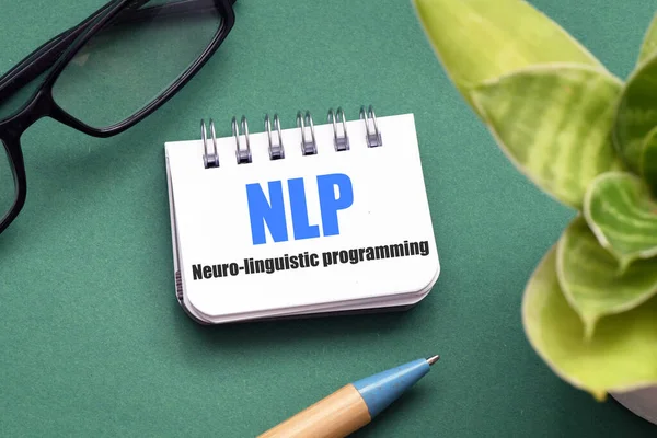 Nlp Νευρο Γλωσσικός Προγραμματισμός Λέξεων Ένα Σημειωματάριο Γραφείου — Φωτογραφία Αρχείου