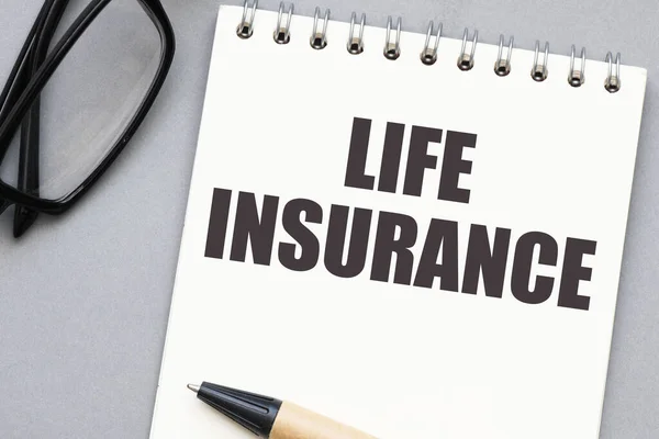 Life Versicherung Wörter Einem Büronotizbuch — Stockfoto
