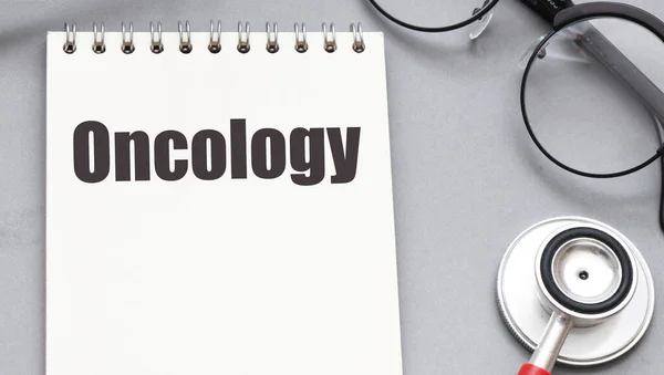 Palavra Oncologia Caderno Escritório — Fotografia de Stock